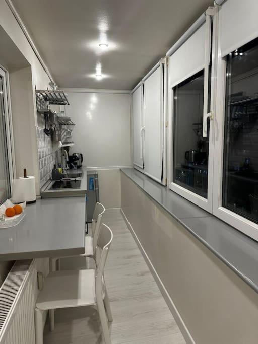 Apartamento Studio Cozy Piata Victoriei Bucarest Exterior foto