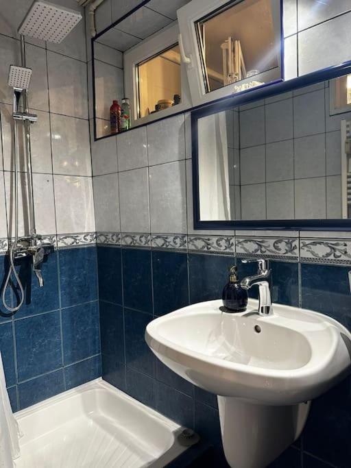 Apartamento Studio Cozy Piata Victoriei Bucarest Exterior foto